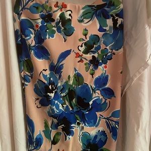 Great spring look. Never worn.